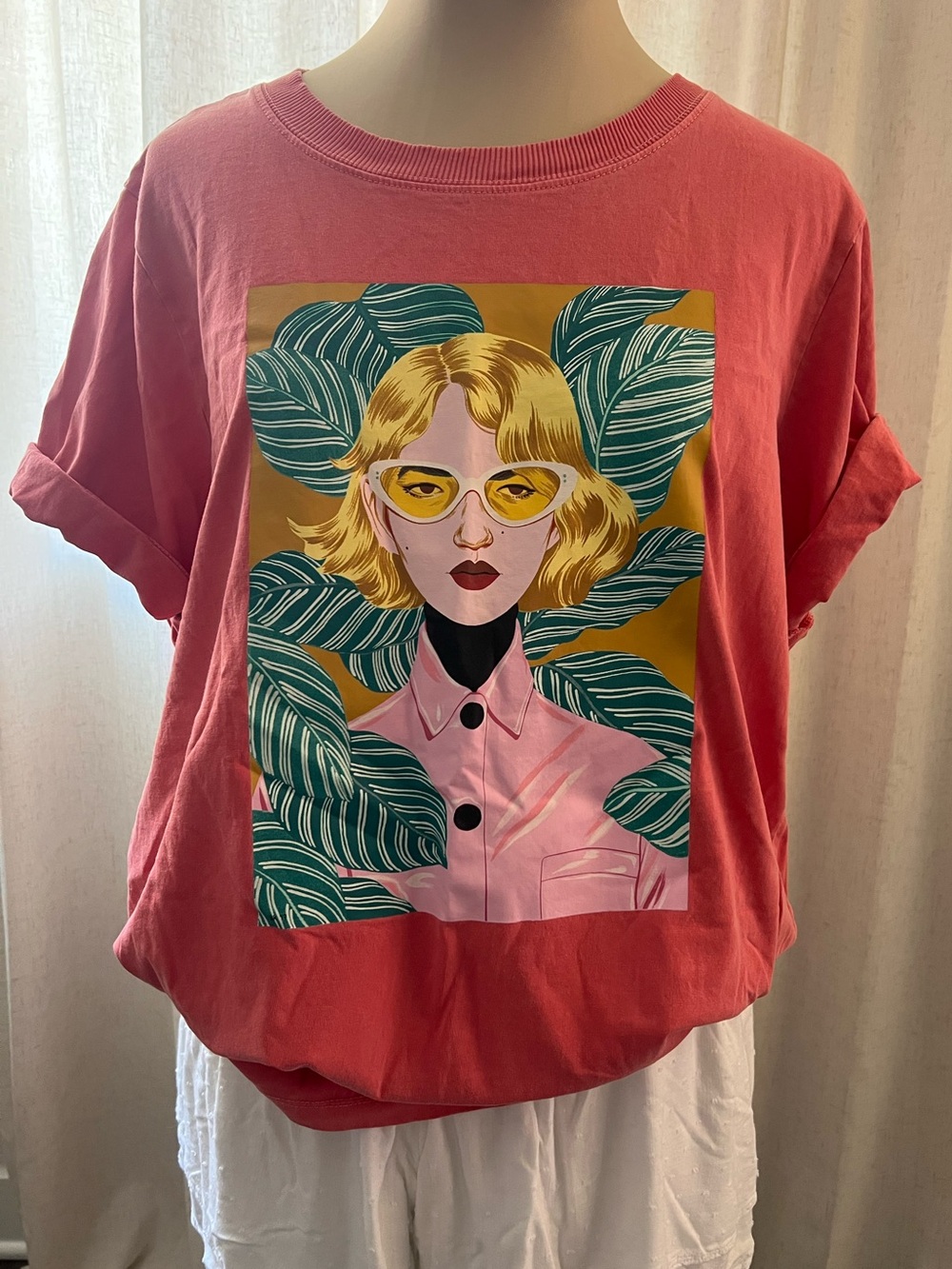 Coral artsy tshirt
